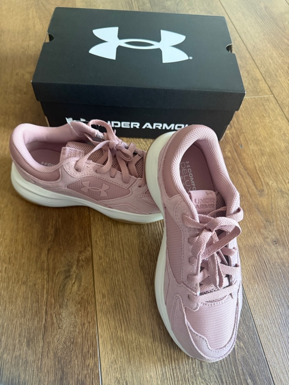 Under Armour Women’s Dusty Pink Lace-Up Athletic Sneakers. side 7.5